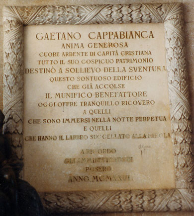 Lapide posta all'ingresso dell'Istituto "G.Cappabianca"