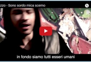 “Sono sordo mica scemo”: l’esordio del rapper che canta in lingua dei segni