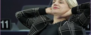 Helga Stevens, l’europarlamentare sorda candidata alla Presidenza del Parlamento Europeo